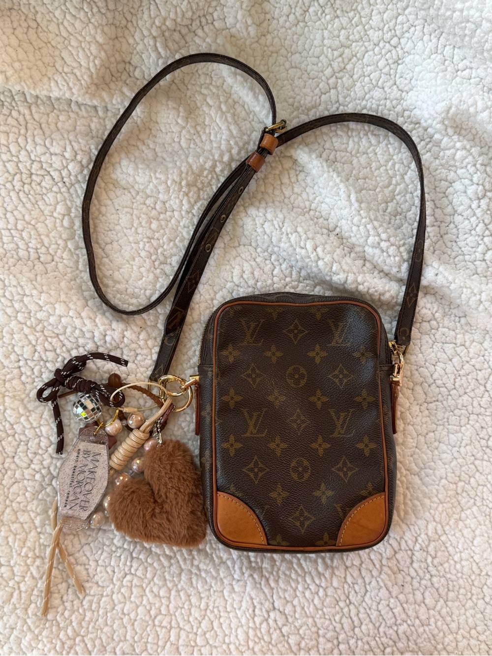 Authentic: Vintage, Louis Vuitton Danube Shoulder/ Crossbody Bag - Picture 4 of 11